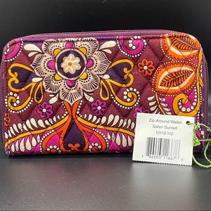 NWT - Vera Bradley zip around wallet in retired pattern Safari Sunset